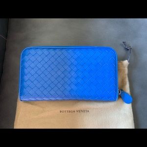 Bottega Veneta zip around wallet